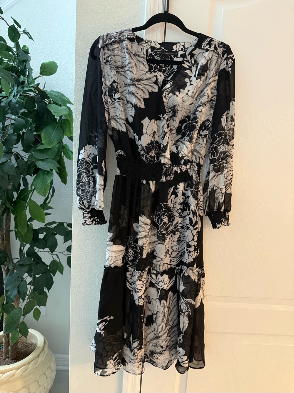 White House Black Market Black & White Floral Long-Sleeve Midi Dress